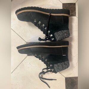 Toms Womens Mojave Black Boot size 7.5